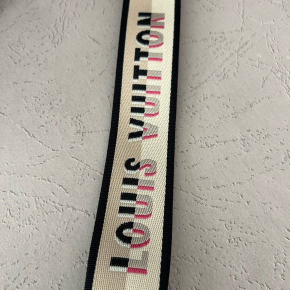 Louis Vuitton Shoulder Strap - Picture 4 of 7